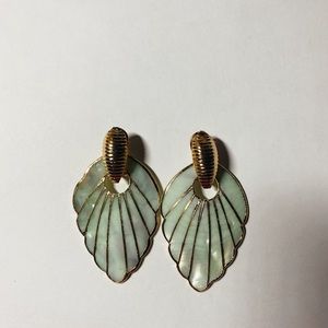 Vintage iridescent leaf earring NWT